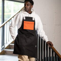 男性もシンプルに着られるエプロン！