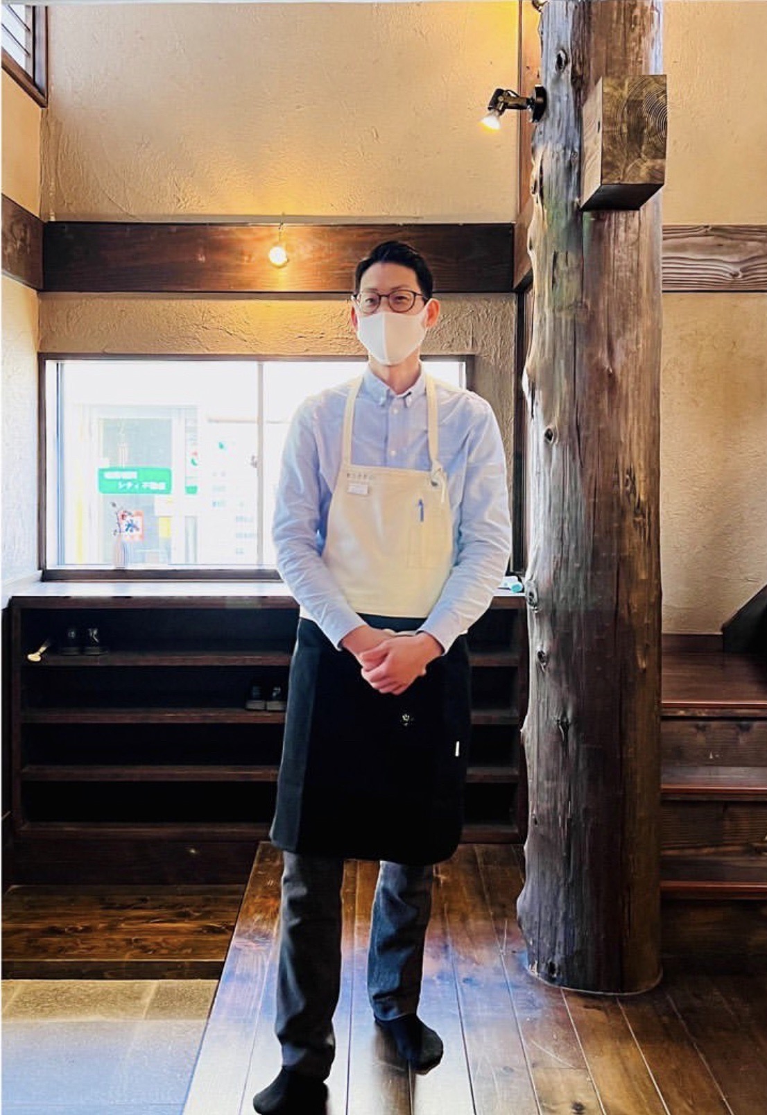 知り合いが来る日に目立つような「キメエプロン」で。 | APRON COFFEE